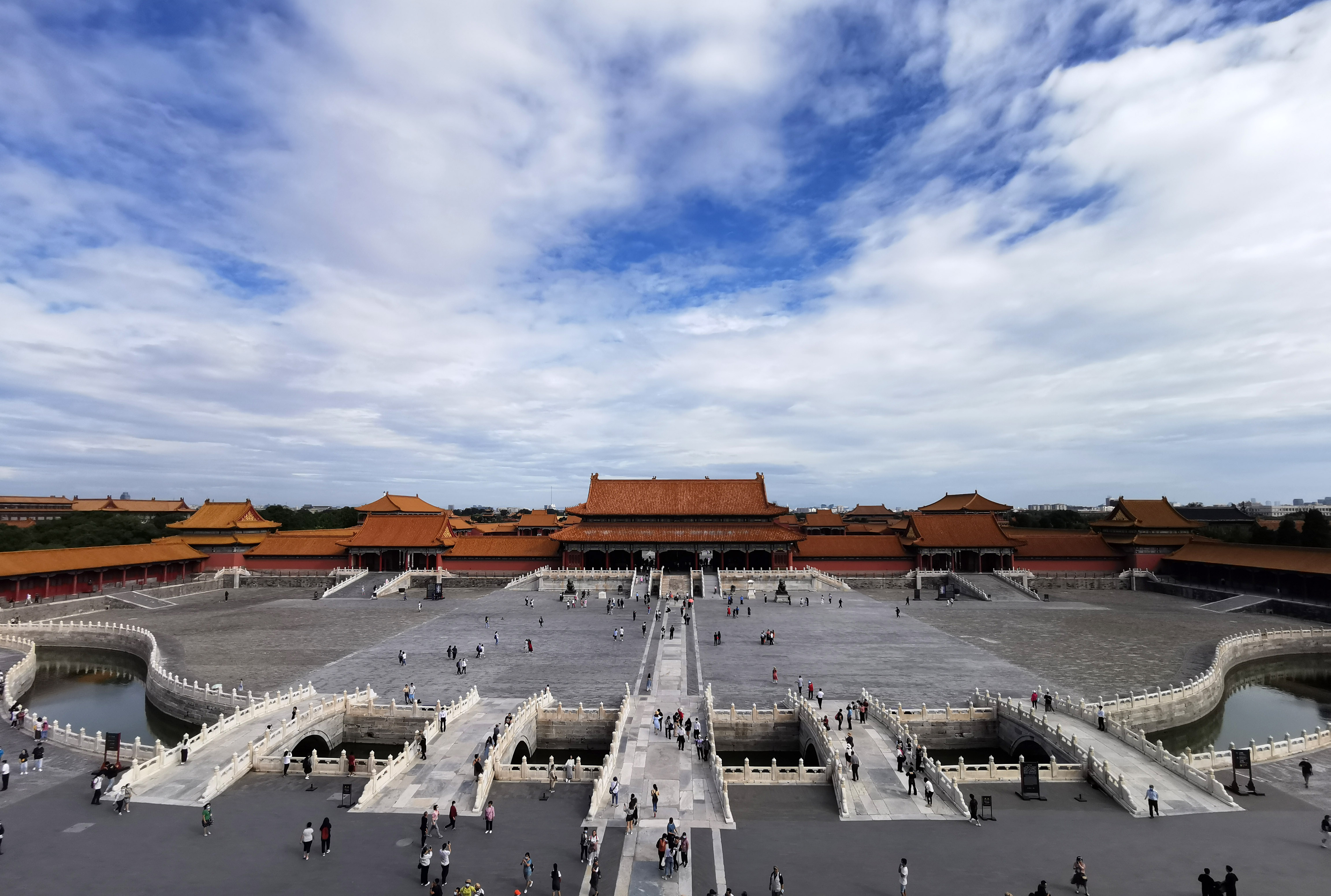 9月10日拍攝的故宮。當日，「丹宸永固——紫禁城建成六百年」展在北京故宮博物院開幕。2020年適逢紫禁城建成六百年，故宮博物院推出此次大展，用三大主題、18個歷史節點介紹紫禁城的規劃、佈局、建築、宮廷生活，以及建築營繕與保護概況，方便觀眾理解貫穿於紫禁城「時」「空」的歷史文化，感受宮殿建築技術與藝術的完美結合，感悟中華優秀傳統文化的無窮魅力。新華社