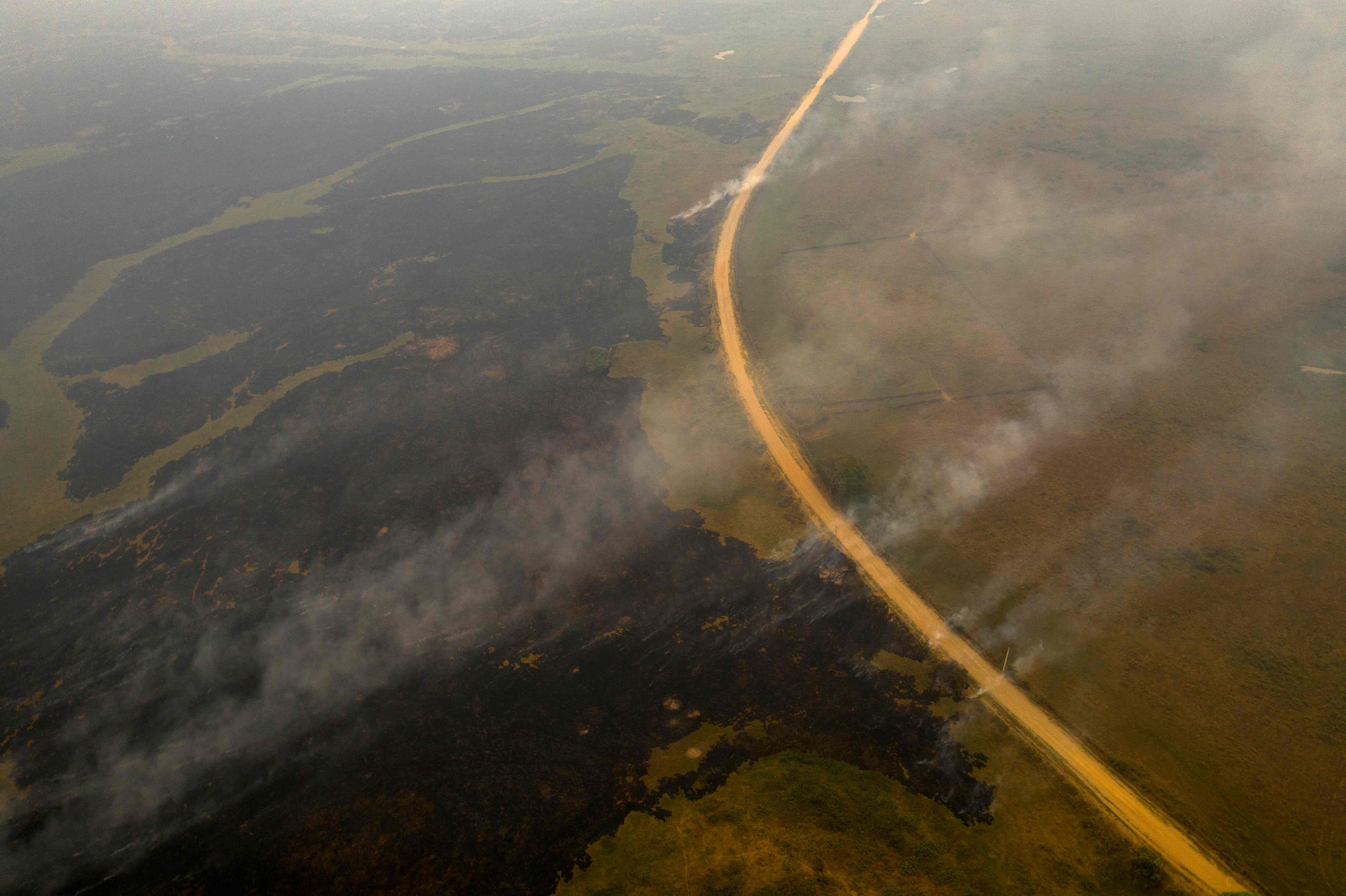 世界最大的濕地，位於南美洲的潘塔納爾濕地今年發生創紀錄的火災，過火面積達到總面積的十分之一。大火威脅著這個生物多樣性最豐富的生態系統。（法新社）